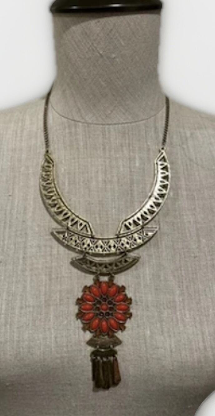 NWT. Lucky Brand Gold Orange Medallion Necklace